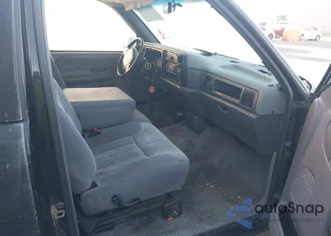 1997 Dodge Ram 1500 z USA, uszkodzony, nr VIN 387HC13Y5VG729244